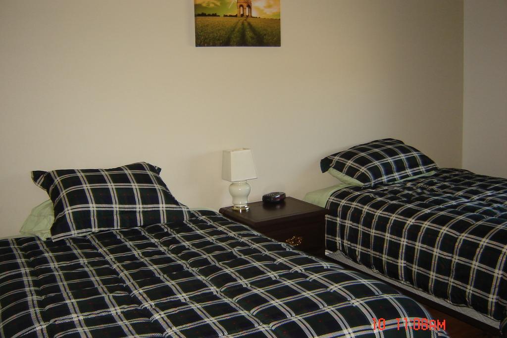 Midway Motel Radisson Pokoj fotografie